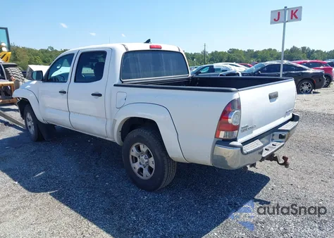 2014 Toyota Tacoma Base V6 z USA, uszkodzony, nr VIN 3TMLU4EN5EM149635